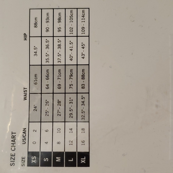 Hue - Medium Blue Capri Leggings - 2 - Pair Bundle 🥳 - Picture 4 of 7